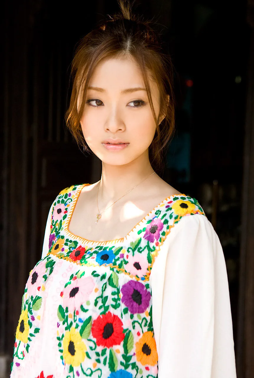 [Image.tv] Album ảnh "Kho báu châu Á - phiên bản đặc biệt" của Aya Ueto - 21